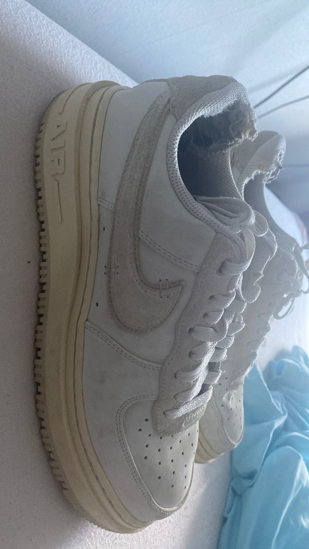 Nike air wit/beige, Kleding | Heren, Schoenen, Ophalen, Zo goed als nieuw, Wit, Sneakers