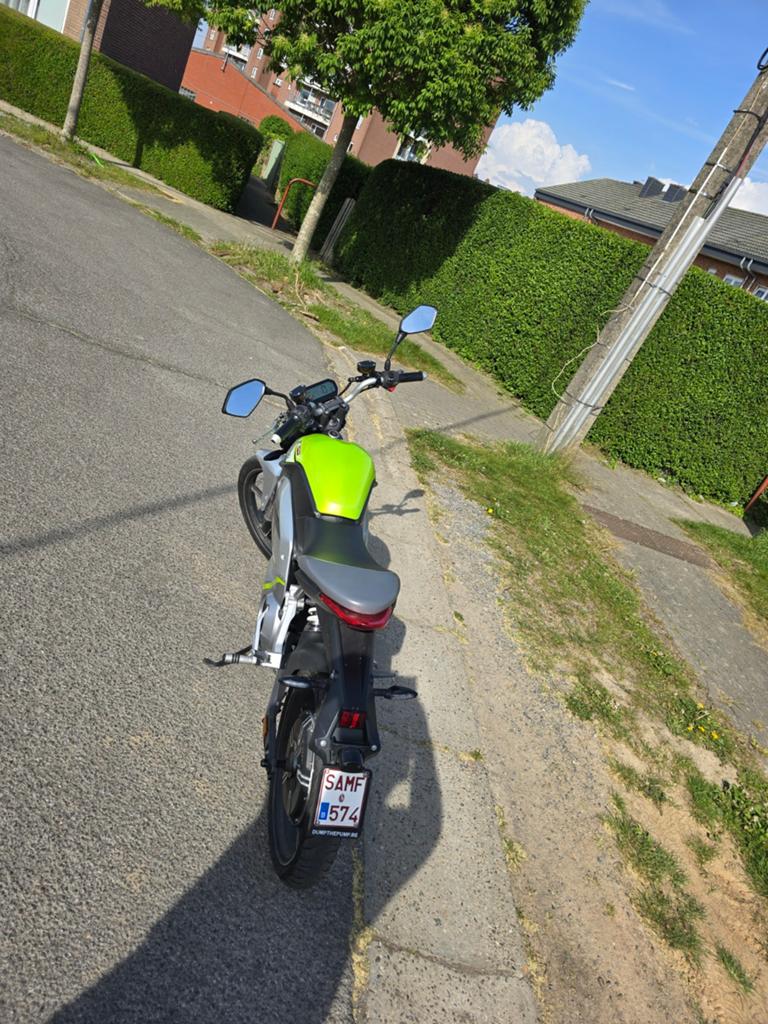 Volledig elektrische motorfiets + €1000 tegen voertuig, Auto's, Diesel, Particulier, A6, Te koop