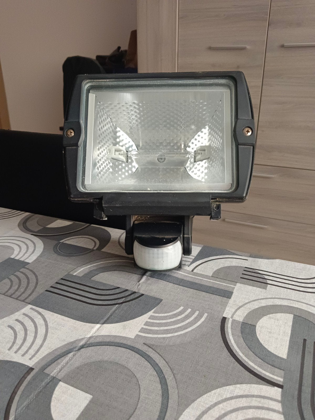 Buitenverlichting met bewegingssensor, Ophalen, Gebruikt, Netvoeding, 250 watt of meer