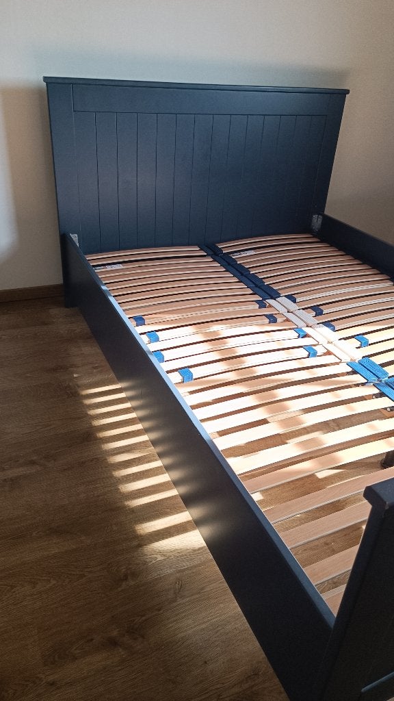 Bed: kader met lattenbodem, Ophalen, Blauw, 140 cm, Zo goed als nieuw