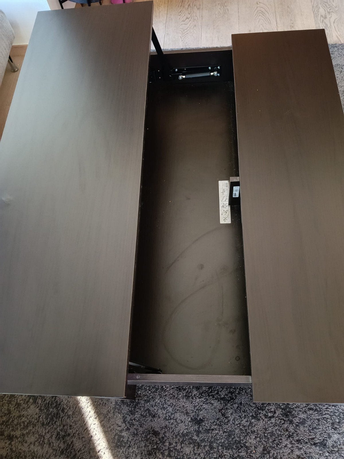 Salontafel met opbergruimte, Ophalen