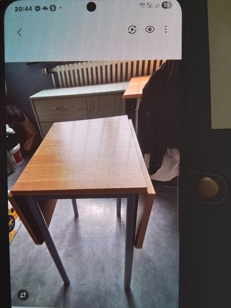 Petite table d'appoint repliable en 3 en bon état, Enlèvement