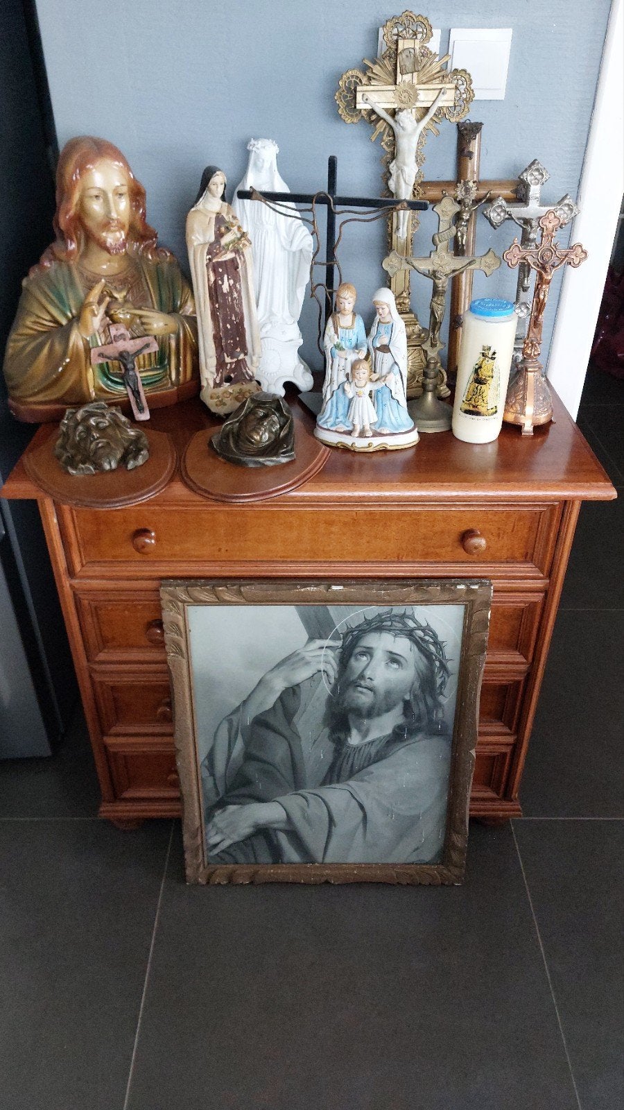 Statues de Marie et statues du Christ, Enlèvement ou Envoi
