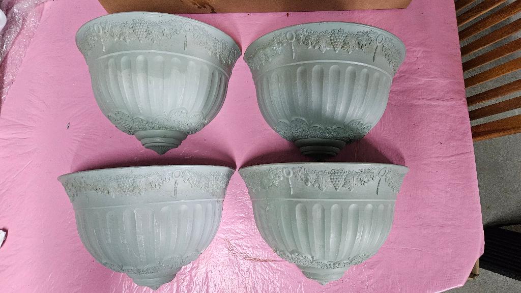 4 pots de fleurs, Enlèvement