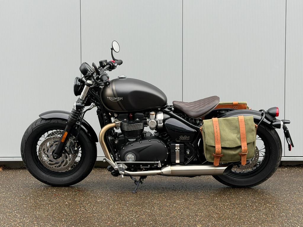 Triumph Bonneville Bobber 1200 / BTW-motor / 2022  -- 5700km, Motoren, Motoren | Triumph, 2 cilinders, Motorrijbewijs A, Bedrijf