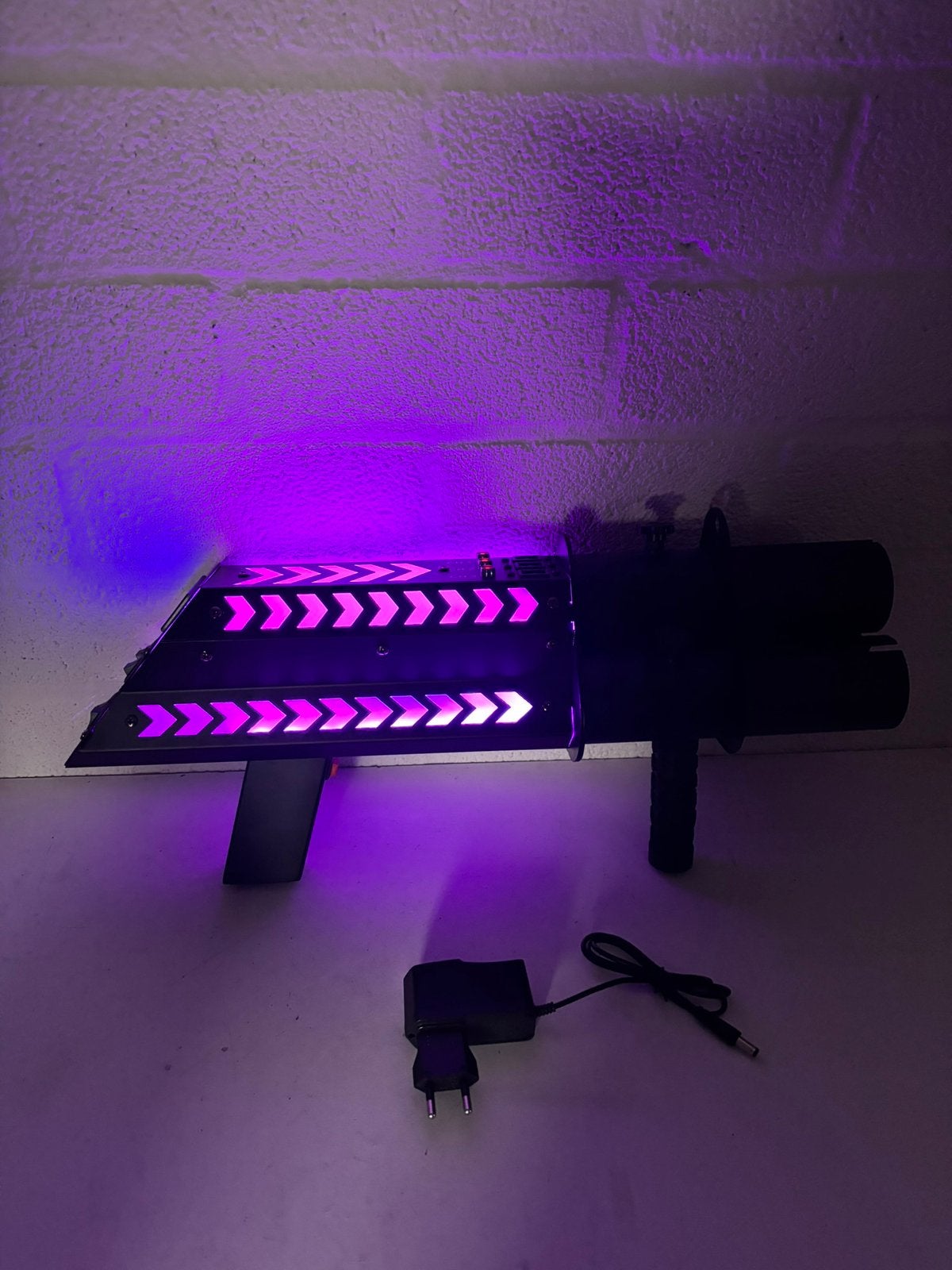 Confetti shooter met led, Muziek en Instrumenten, Licht en Laser, Ophalen, Zo goed als nieuw
