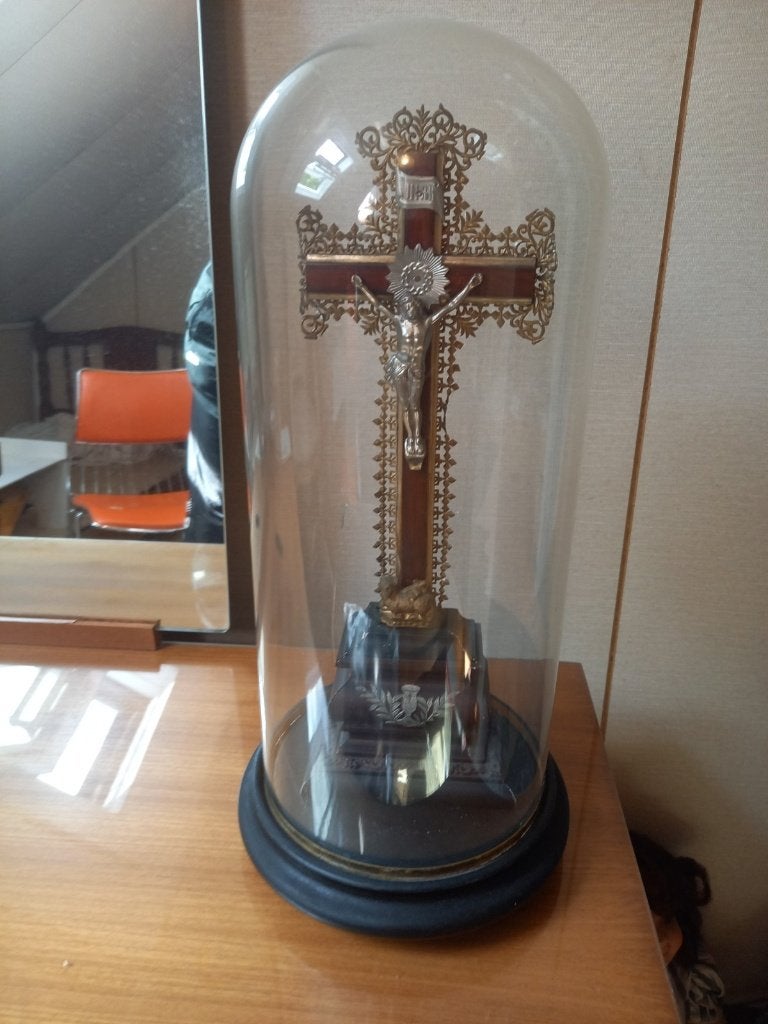 crucifix, Enlèvement