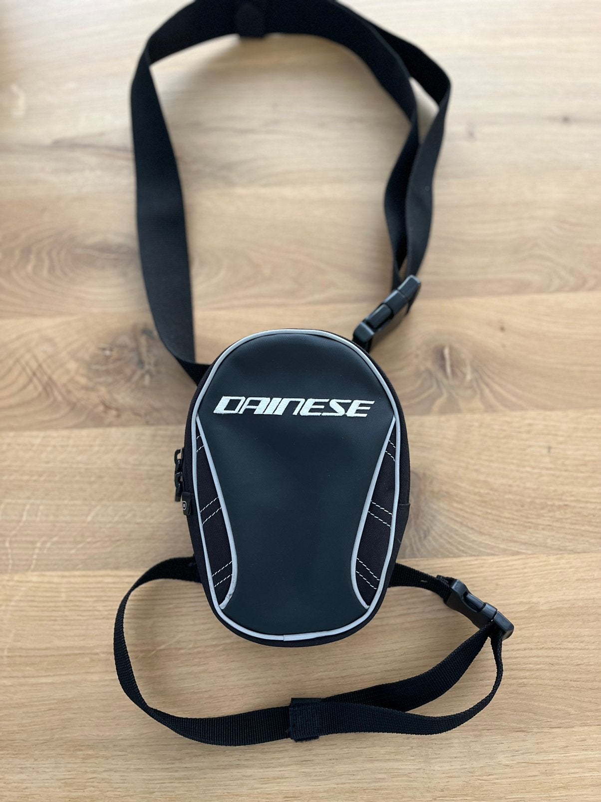 Leg bag dainese, Motoren, Ophalen, Zo goed als nieuw