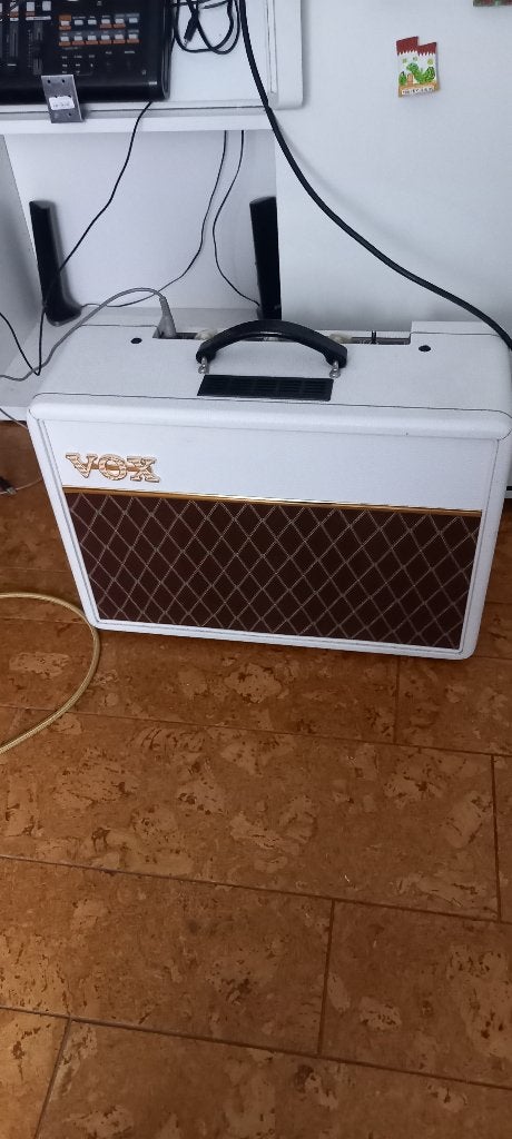 VOLX 10 WATT IN PERFECTE STAAT, Ophalen, Zo goed als nieuw, Gitaar, Minder dan 50 watt