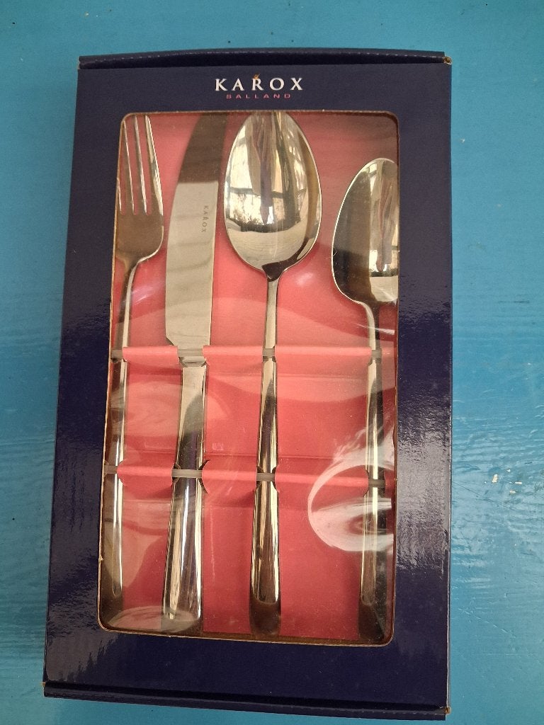 NIEUW 4-delig bestek 1 persoon, Ophalen of Verzenden, Nieuw, Bestekset