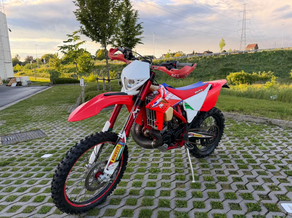 ENDURO BETA 300 2T, Motos, Enlèvement, 1 cylindre