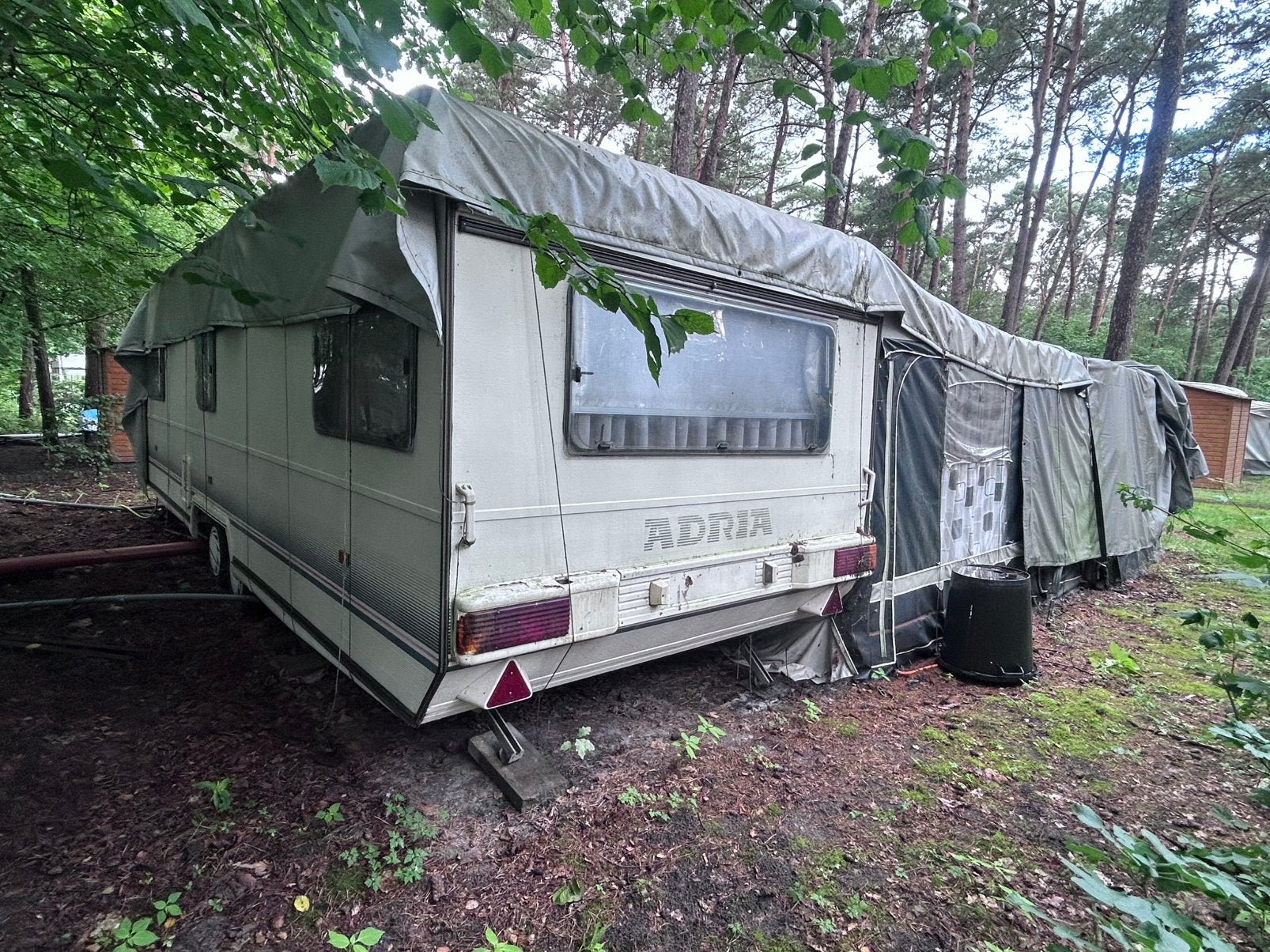 Adria 680 caravan, Caravans en Kamperen, Particulier, Adria, 6 tot 7 meter, Luifel