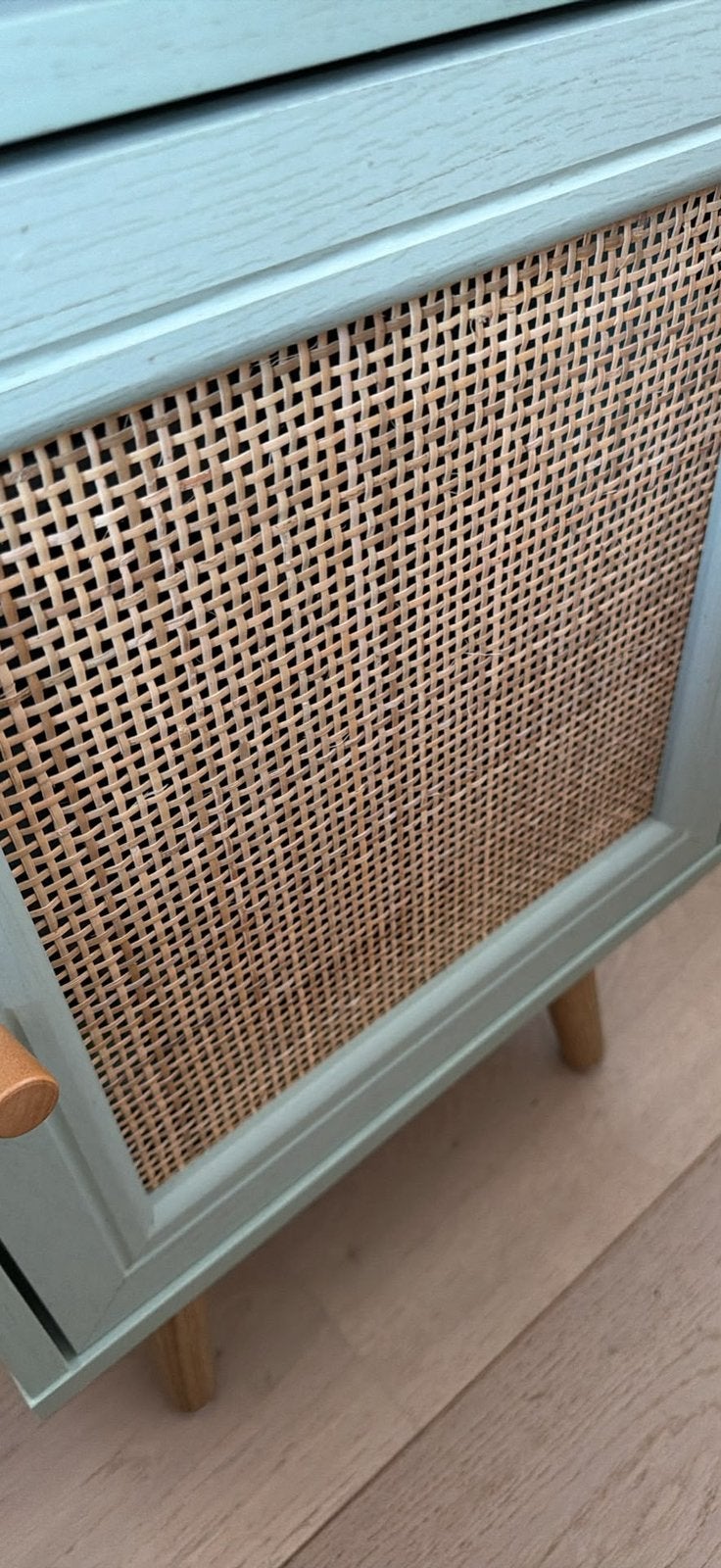 Kleurrijk nachtkastje., Huis en Inrichting, Ophalen, Gebruikt, Minder dan 45 cm, 70 cm of meer