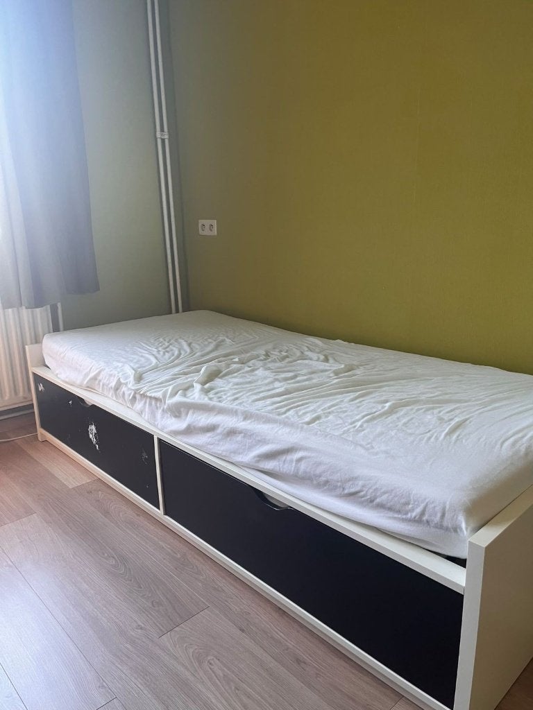 ️ Eenpersoonsbed met Handige Opbergladen + Lattenbodem, Ophalen, Gebruikt, Lattenbodem
