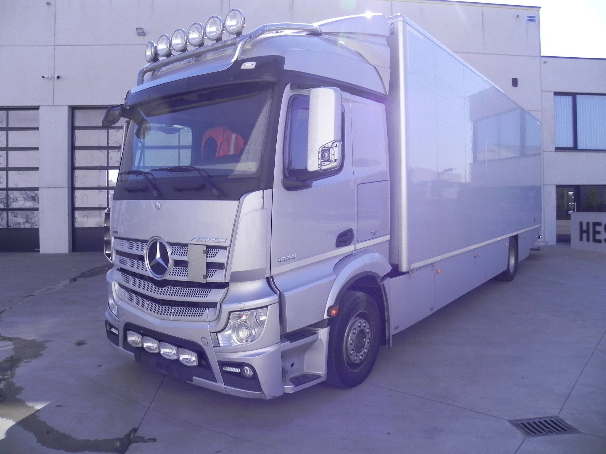 Mercedes-Benz bakwagen met laadklep en slaapcabine, Auto's, Automaat, Xenon verlichting, Euro 6, 300 pk