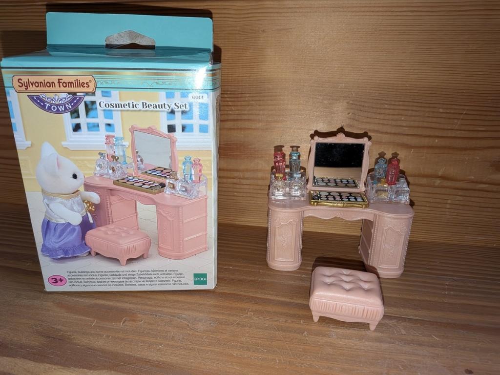 Sylvanian - 6014 - La coiffeuse et les produits de beauté, Ophalen, Zo goed als nieuw