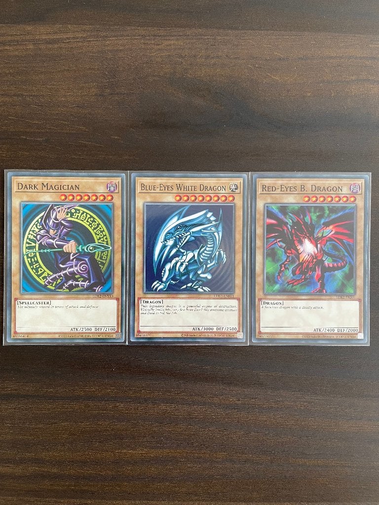 Zeldzaam Combo: Blue Eyes + Red Eyes Dragon + Dark Magician, Hobby en Vrije tijd, Verzamelkaartspellen | Yu-gi-Oh!, Ophalen of Verzenden