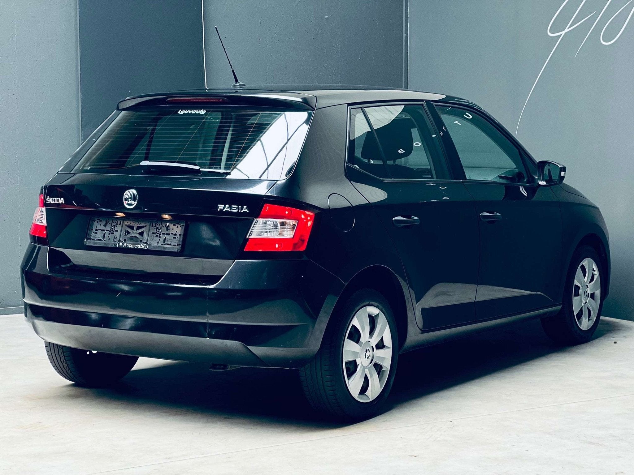 Skoda Fabia 1.0i *CLIMATISATION*EURO6b*, Autos, Euro 6, Entreprise, Boîte manuelle, Noir