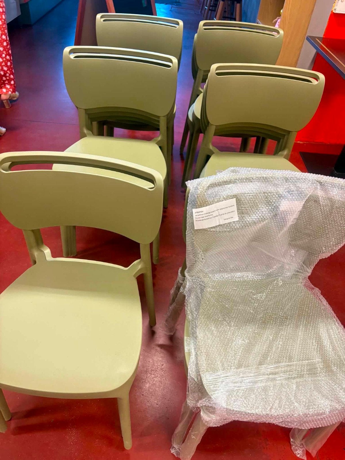 Chaises en PVC extérieur où intérieur, Enlèvement