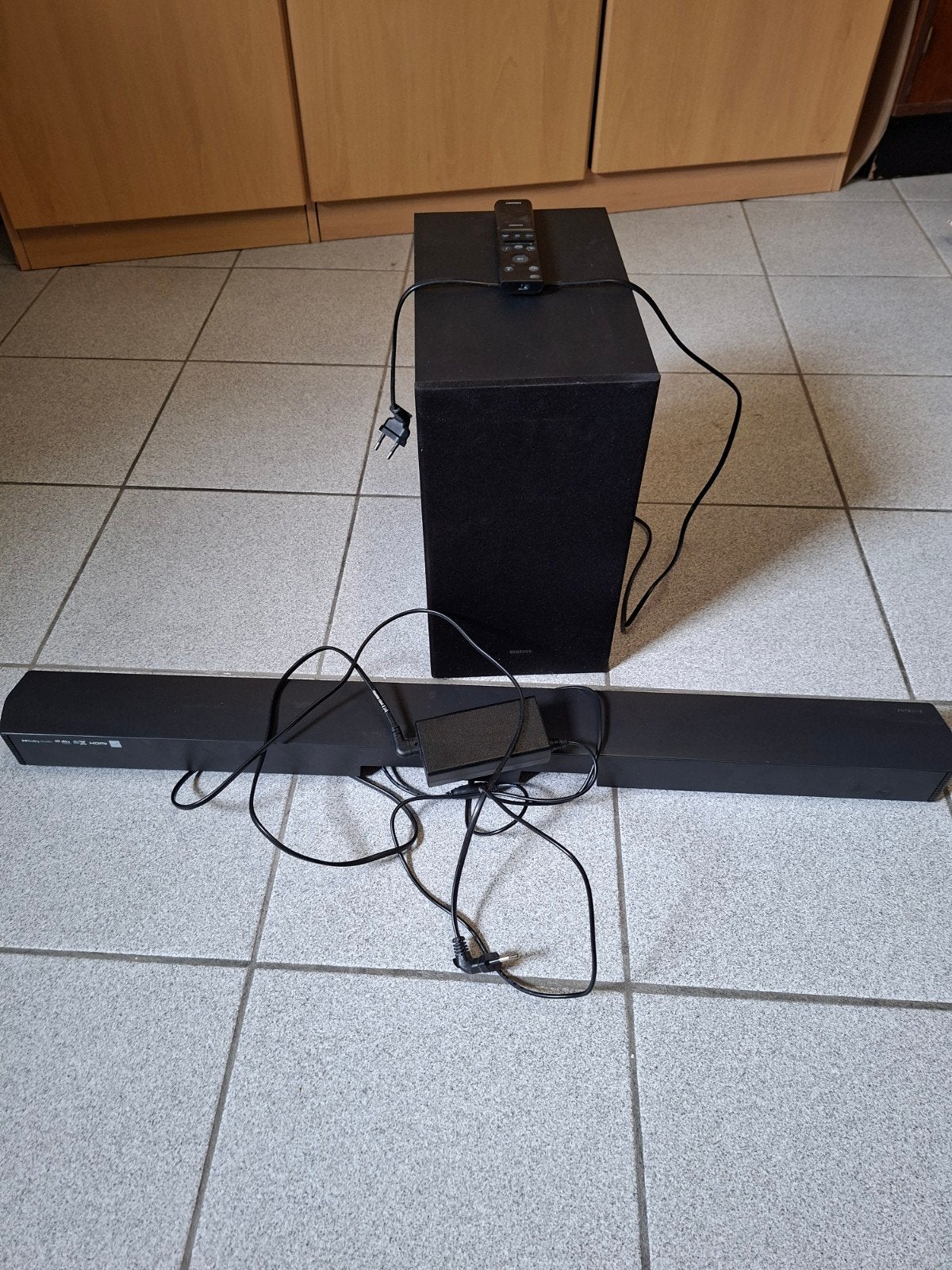 Samsung soundbar + woofer, Ophalen, Zo goed als nieuw, Vrijstaand