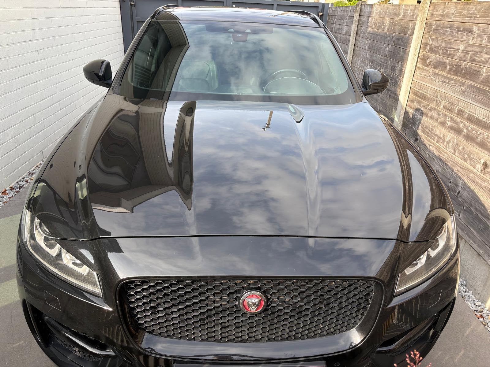 Jaguar F pace, Ophalen, Jaguar