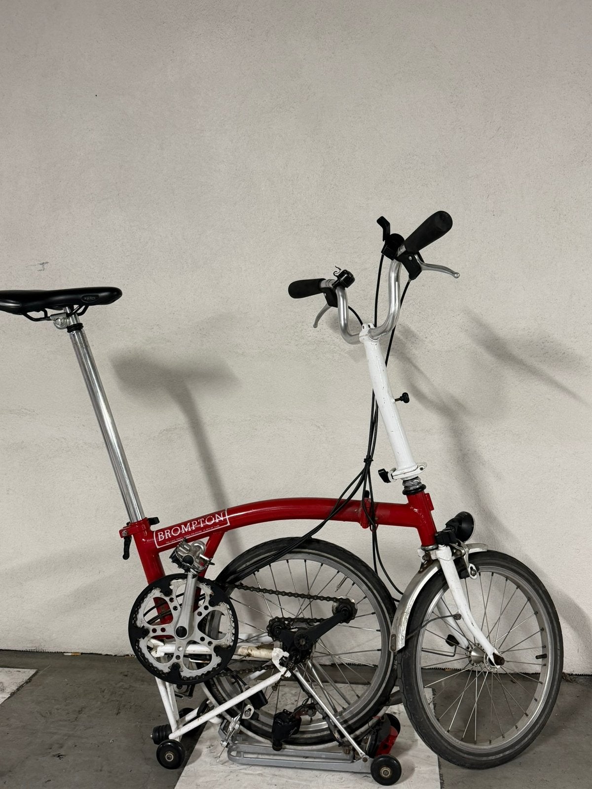 Brompton M3r rood bagagerek met 3 versnellingen, Fietsen en Brommers, Fietsen | Vouwfietsen, Ophalen, Brompton, Velgrem, 14 tot 16 inch