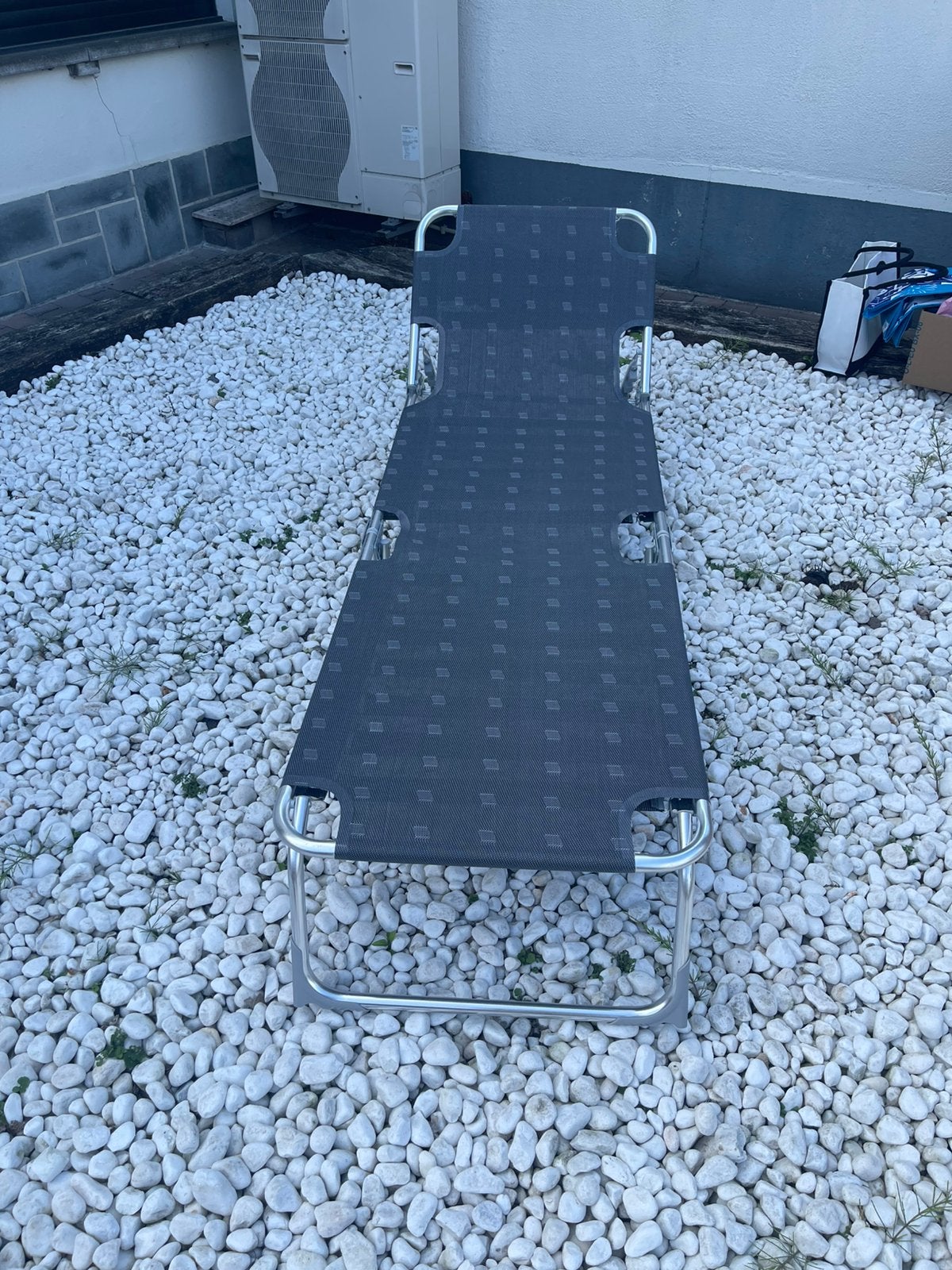 2 grijze ligzetels, Tuin en Terras, Ophalen, Gebruikt, Kunststof, Inklapbaar