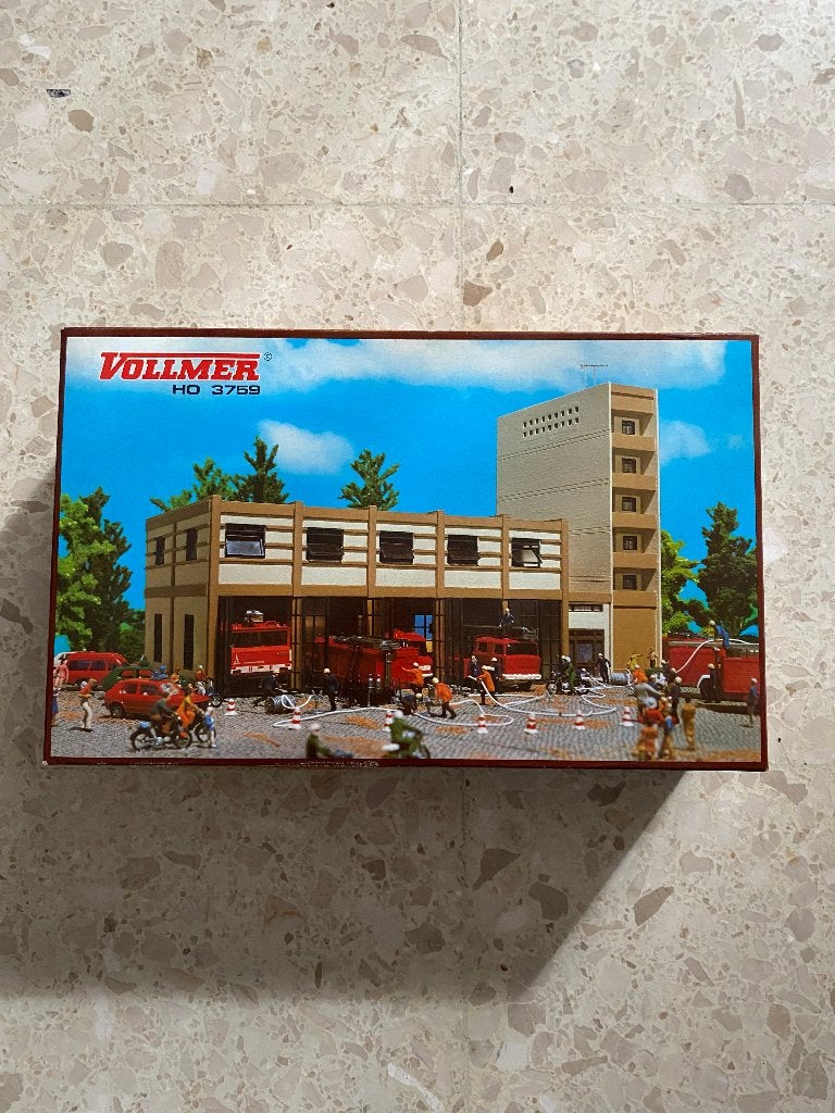 CASERNE DE POMPIERS - VOLLMER - 1:87, Hobby & Loisirs créatifs, Trains miniatures | HO, Neuf, Autres marques, Pont, Tunnel ou Bâtiment