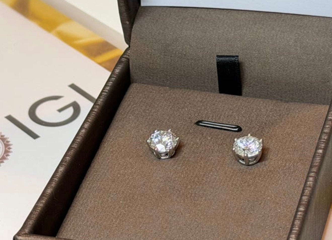 Gouden oorbellen met VS1-E diamanten totaal 4.05 karaat!, Handtassen en Accessoires, Oorbellen, Nieuw, Ophalen of Verzenden, Met edelsteen