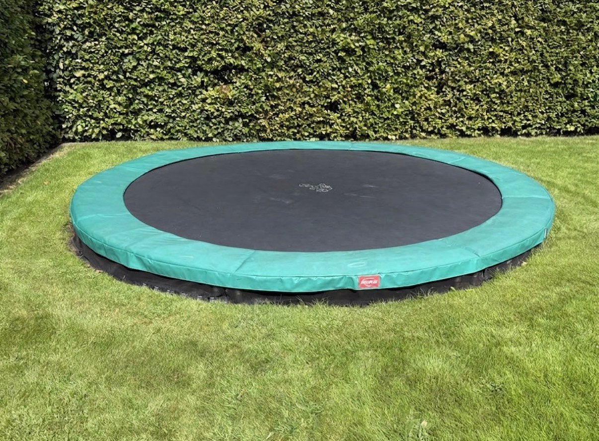 Trampoline BERG InGround Dia. 380cm met beschermhoes, Kinderen en Baby's, Speelgoed | Buiten | Trampolines, Ophalen, Zo goed als nieuw