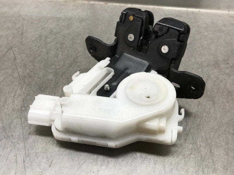 DIVERS VEROUILLAGE Toyota Auris (E18) (01-2012/03-2019), Utilisé, Toyota