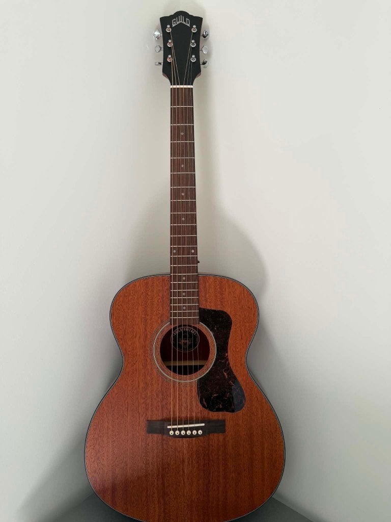 Guild OM-320 Natural akoestische westerngitaar, Muziek en Instrumenten, Ophalen, Zo goed als nieuw, Western- of Steelstringgitaar