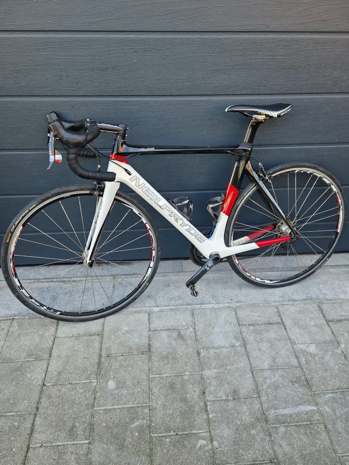 Professionele koersfiets Neilpryde, Enlèvement
