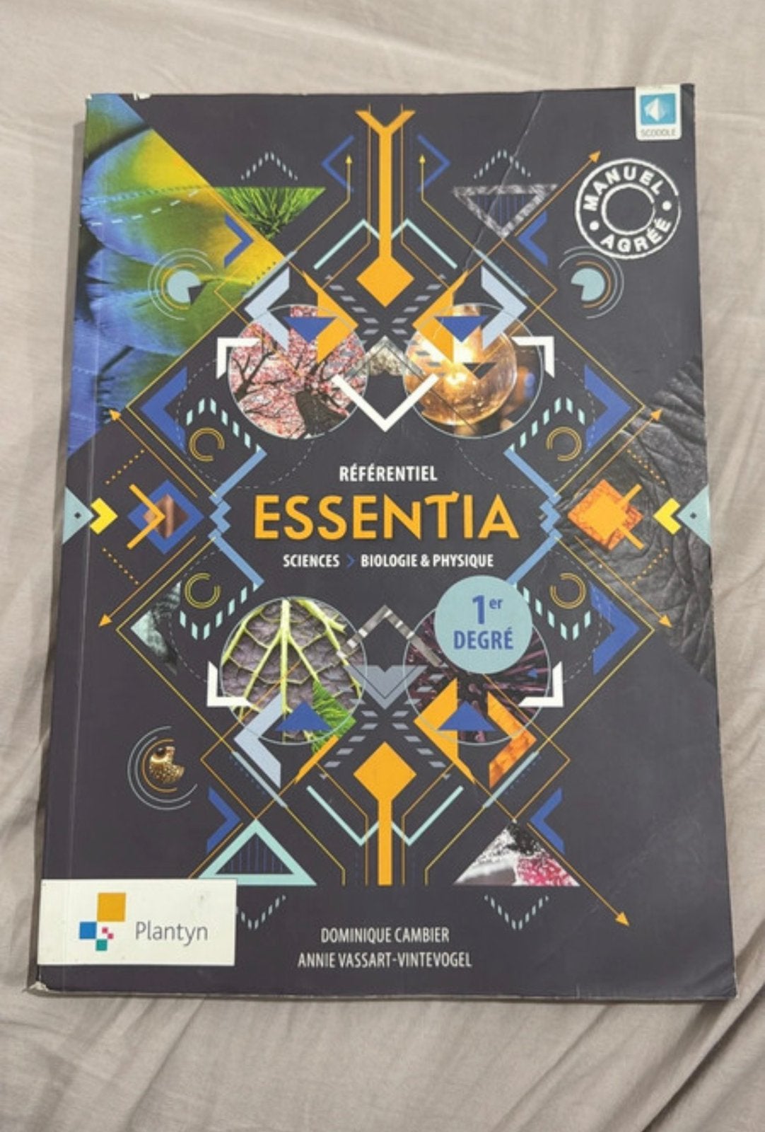 Essentia, Livres, Enlèvement, Comme neuf