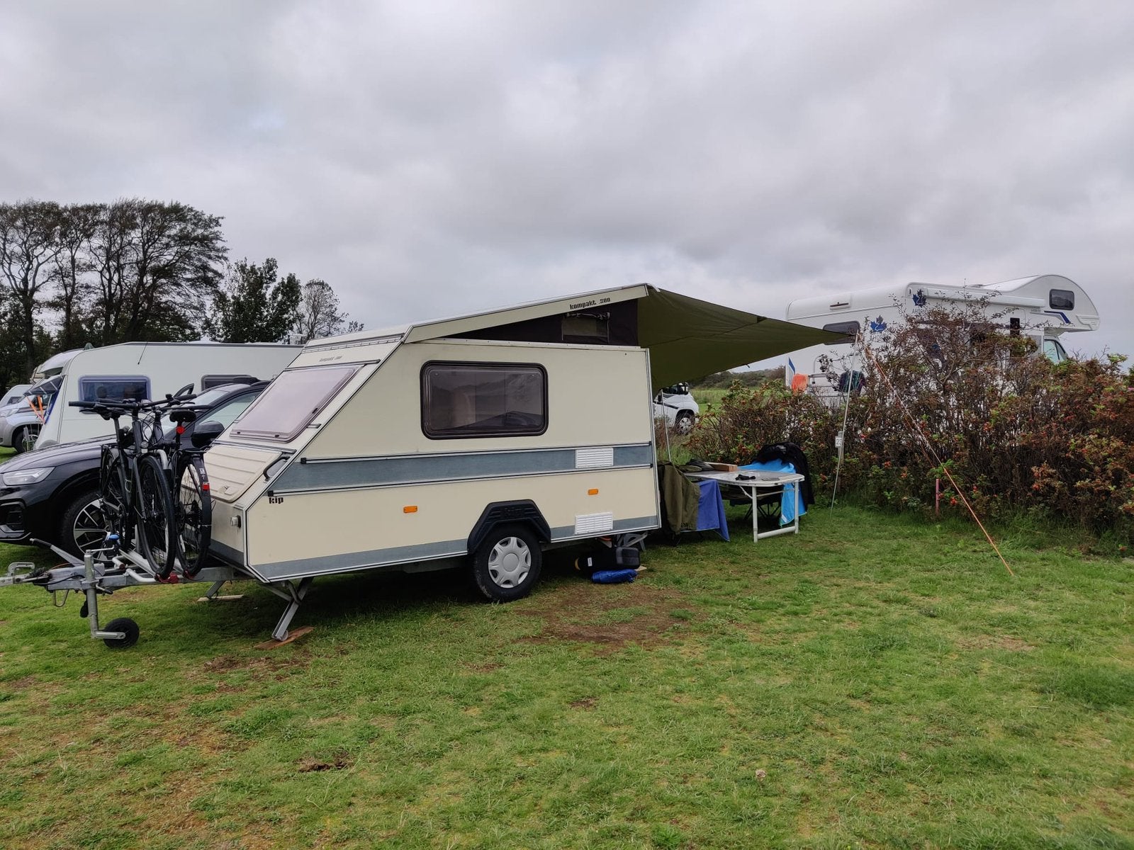 Kip Kompact 300 - caravan met hefdak - 750kg, Particulier, Toit relevable, Kip