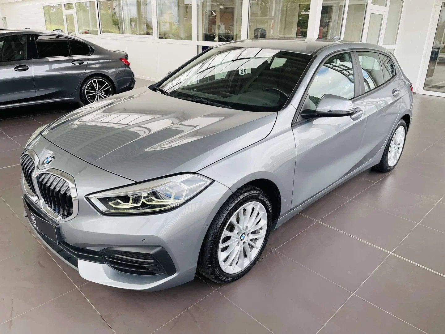 BMW 1 Serie 118 iA * GARANTIE + COCKPIT + LED + GPS PRO *, 100 kW, Argent ou Gris, Achat, Euro 6