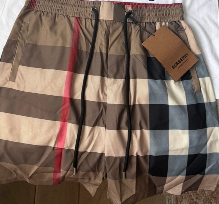 Burburry short, Enlèvement ou Envoi, Neuf, Taille 42/44 (L), Brun
