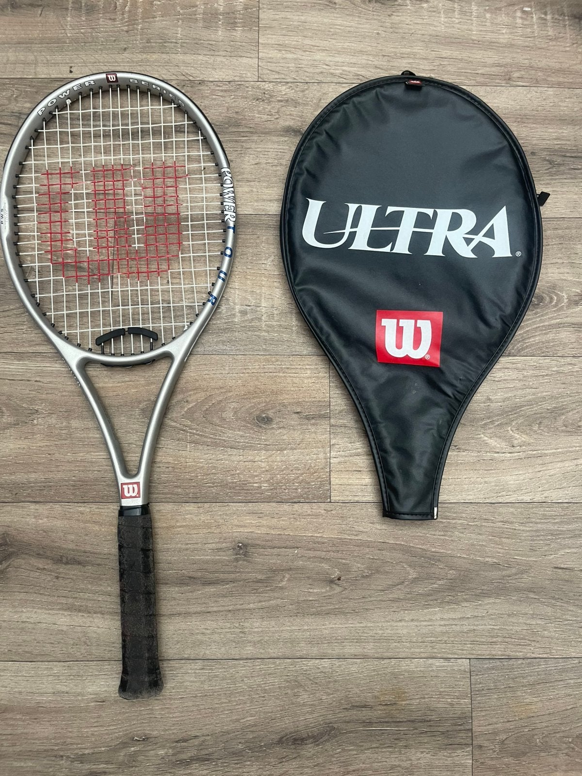 Wilson tennisracket en hoes tennis power tour licht gewicht, Ophalen of Verzenden, Zo goed als nieuw, Racket, Wilson