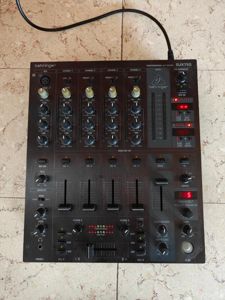 Behringer djx 750, Musique & Instruments, Tables de mixage, Utilisé, Enlèvement