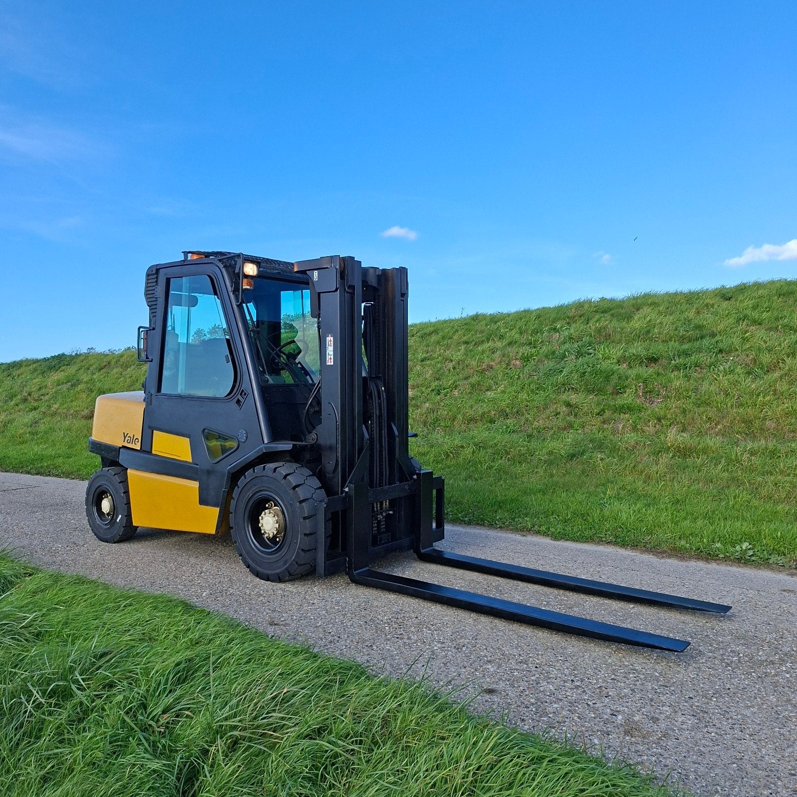 Te koop heftruck Yale 4.5 ton triplomast containermast, Zakelijke goederen, LPG, Heftruck, Ophalen of Verzenden, Meer dan 4000 kg