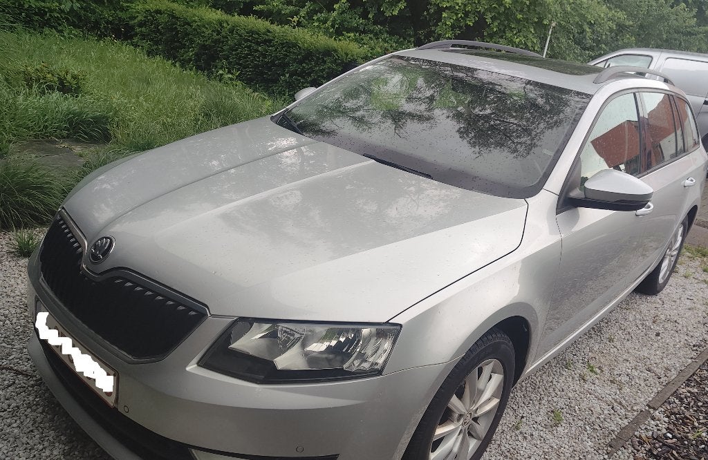 Skoda Octavia TDI 1.6 met open - panoramisch dak, Auto's, Skoda, 4 deurs, Stof, Euro 6, 4 cilinders