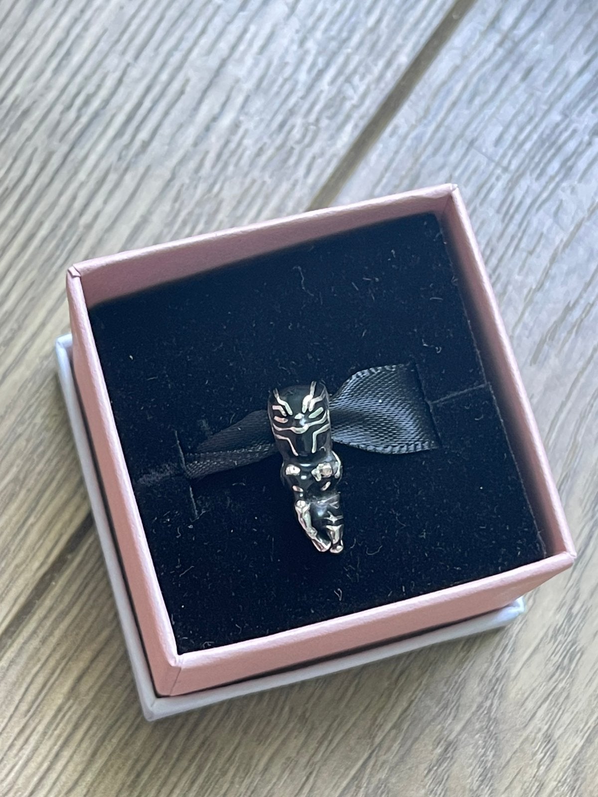 Pandora Charm Black Panther Marvel, Handtassen en Accessoires, Bedels, Ophalen, Pandora