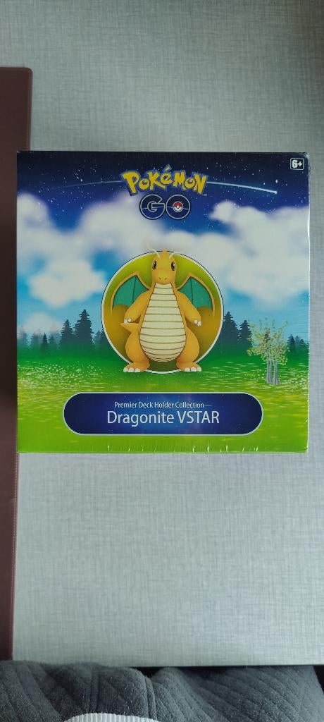 Pokémon GO Premier Deck Holder Collection, Ophalen of Verzenden, Nieuw, Booster