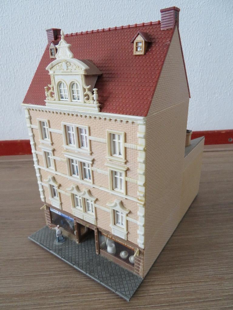 Faller 130448 - Stadthaus Allianz + Tee & Gewürze, Overige merken, Gebruikt, Gelijkstroom of Wisselstroom, Brug, Tunnel of Gebouw