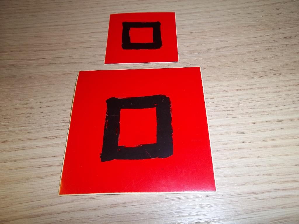 Carré – Diskoteek – Twee stickers zonder tekst - Rood, Verzamelen, Ophalen of Verzenden, Nieuw, Film, Tv of Omroep