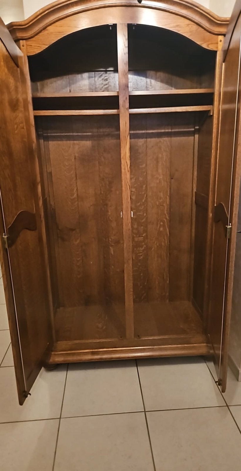 Eiken kast, Ophalen