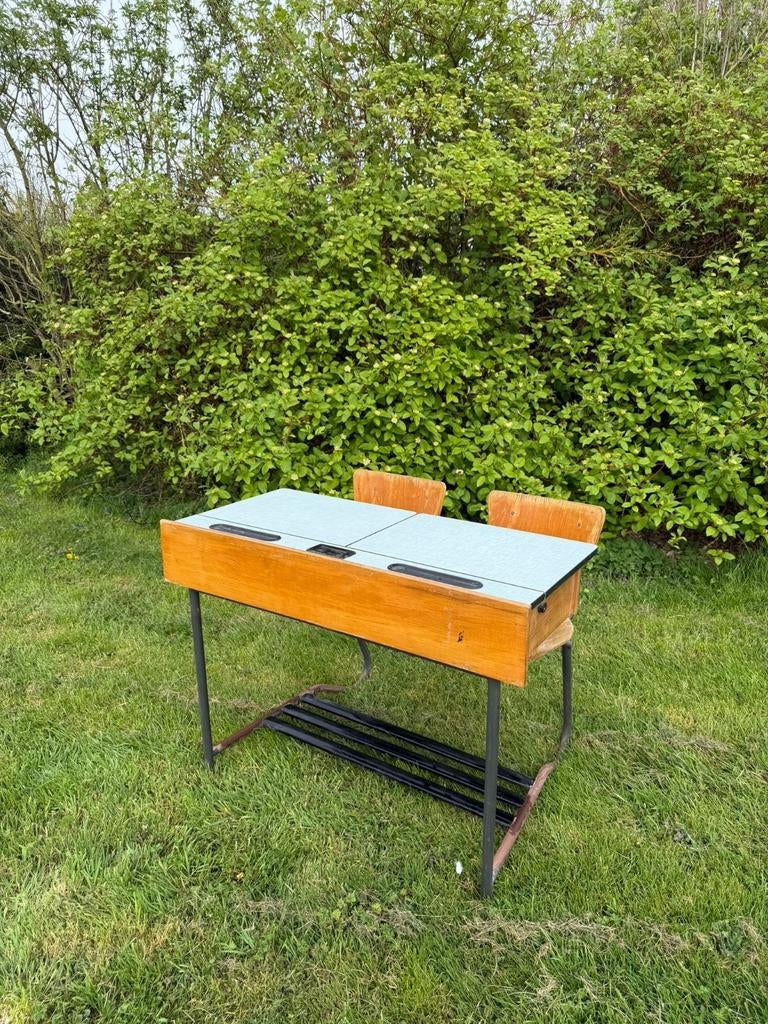 Obumex schoolbanken vintages 1960, Ophalen