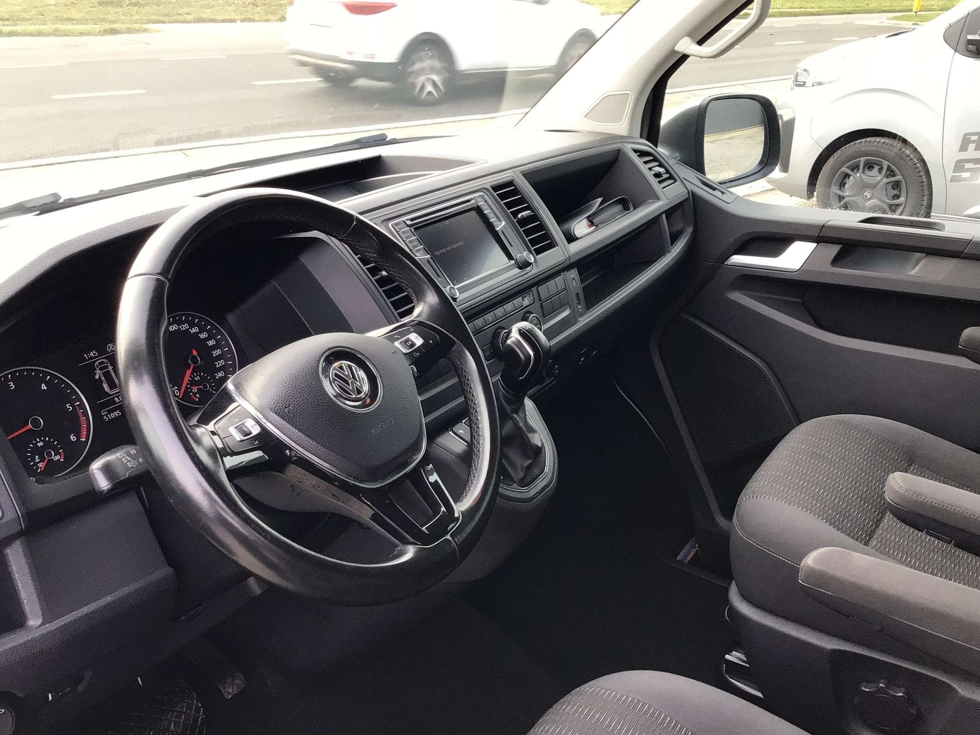 Volkswagen T6 Caravelle 150pk automaat 2019 51000km 36950e e, Automaat, Stof, Gebruikt, 4 cilinders