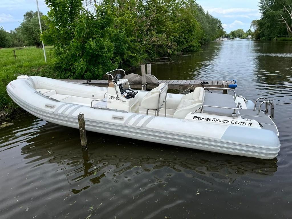 Rubberboot Apex 24, 5.0MPI 260PK, Vlemmix trailer, Watersport en Boten, Ophalen, Gebruikt, Binnenboordmotor, 6 meter of meer