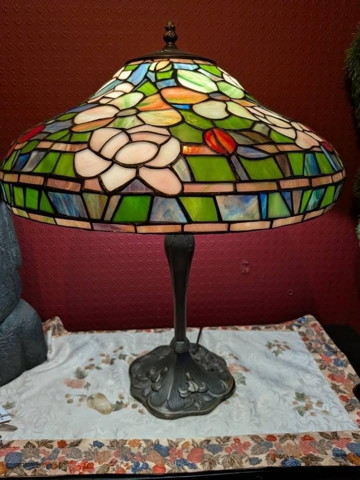 Tiffany lamp/glas-in-lood/bronzen voet, Ophalen